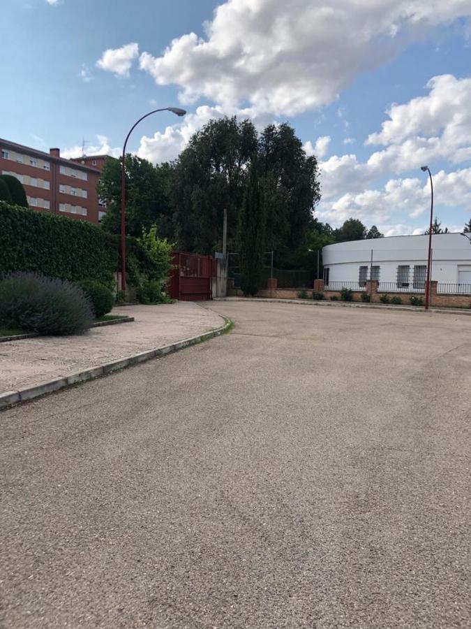 Residencia Hospital Del Rey Hostel Burgos Bagian luar foto